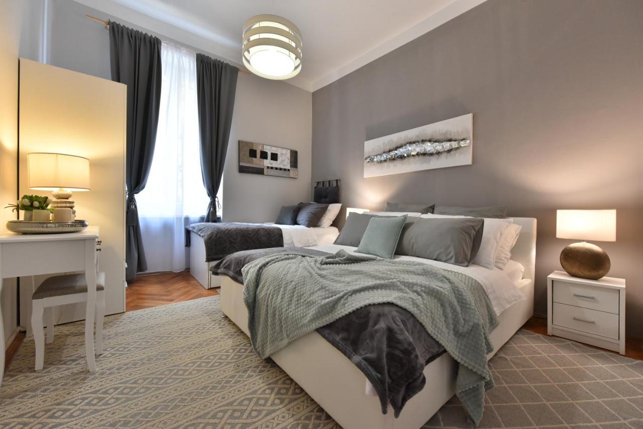Zadar Center Beach Apartment - Directly On The Sea Екстер'єр фото