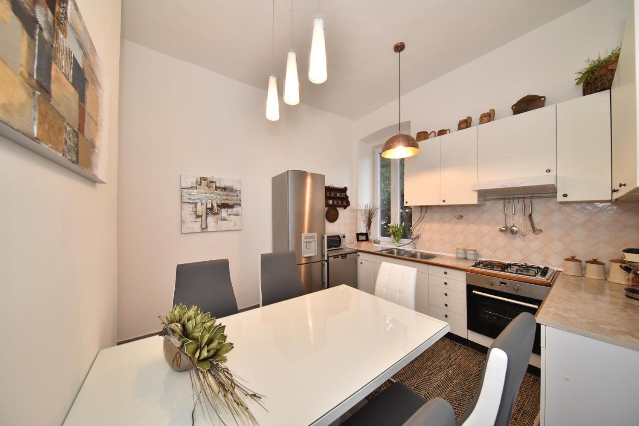Zadar Center Beach Apartment - Directly On The Sea Екстер'єр фото