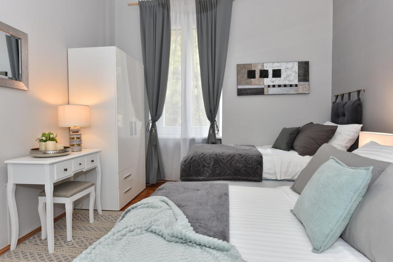 Zadar Center Beach Apartment - Directly On The Sea Екстер'єр фото